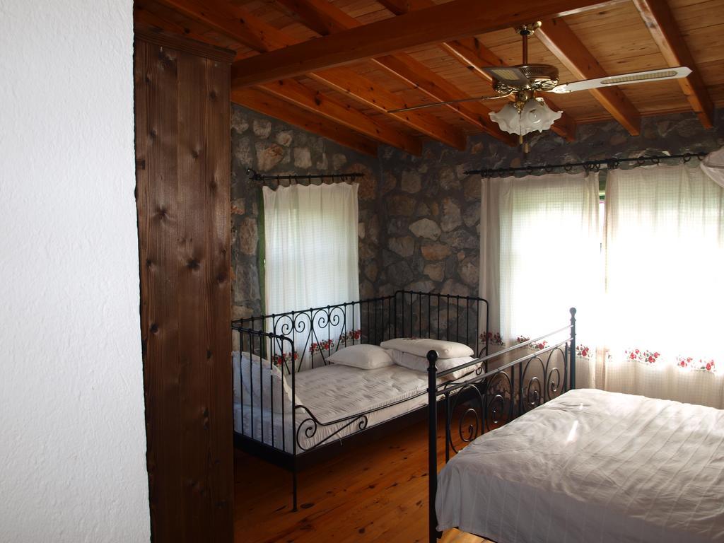 달라만 Otantik Tas Ev B&B 객실 사진